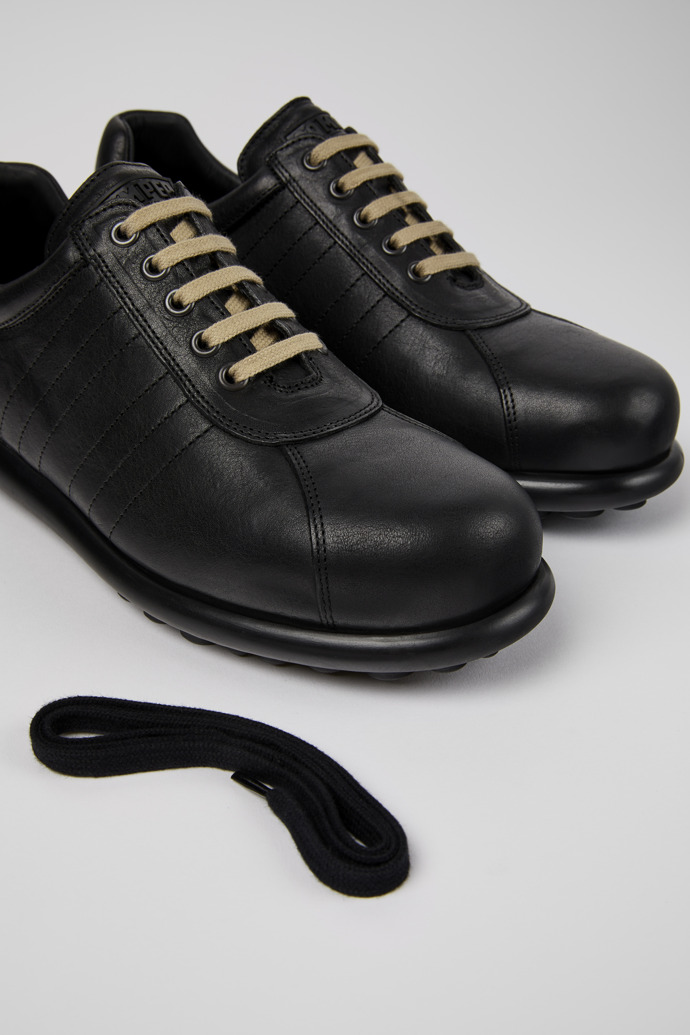 Pelotas Chaussures en cuir tanné végétal noir pour homme