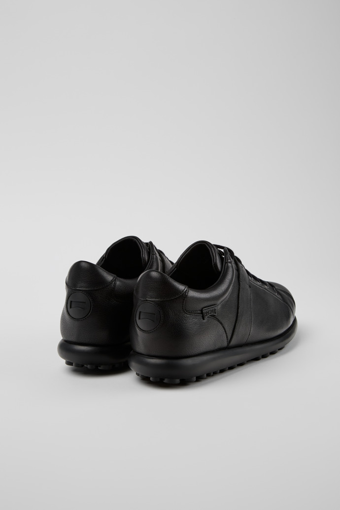 Back view of Pelotas Black leather shoes