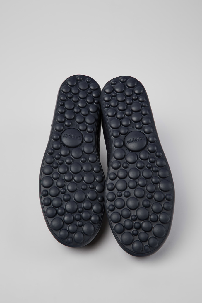 The soles of Pelotas XLite Blue Textile/Nubuck Oxford Sneaker for Men