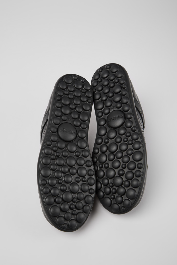 The soles of Pelotas XLite Black leather shoes for men