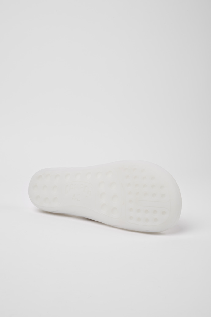 The soles of Wabi White monomaterial sandals for men