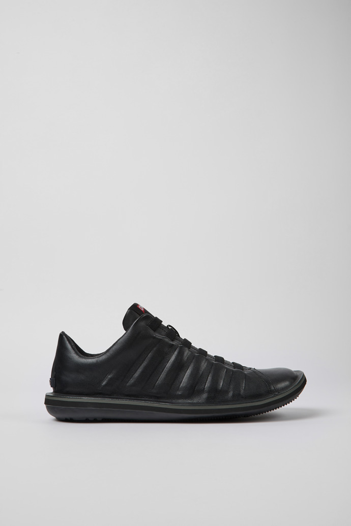 Side view of Beetle Black lightweight shoe for men