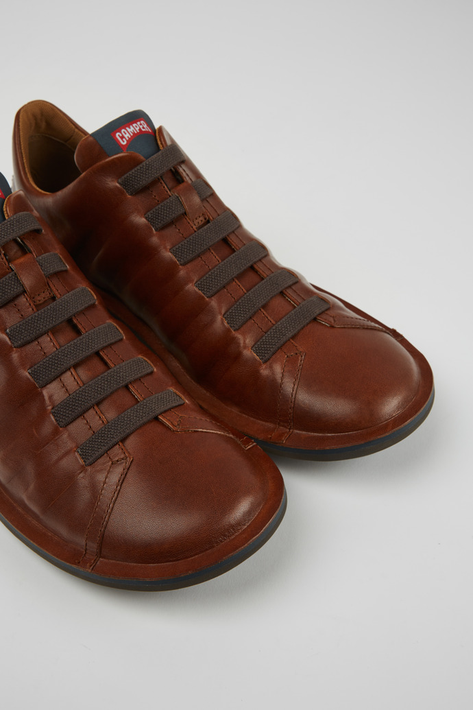 Close-up view of Beetle Brown lightweight shoe for men