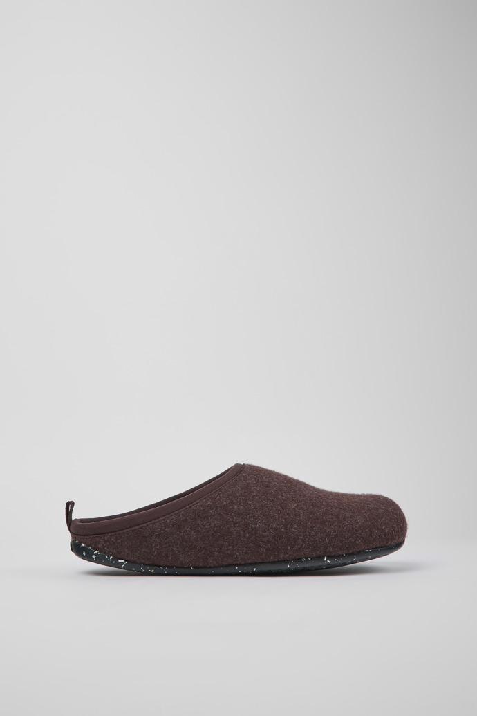 Side view of Wabi Burgundy wool slippers for men