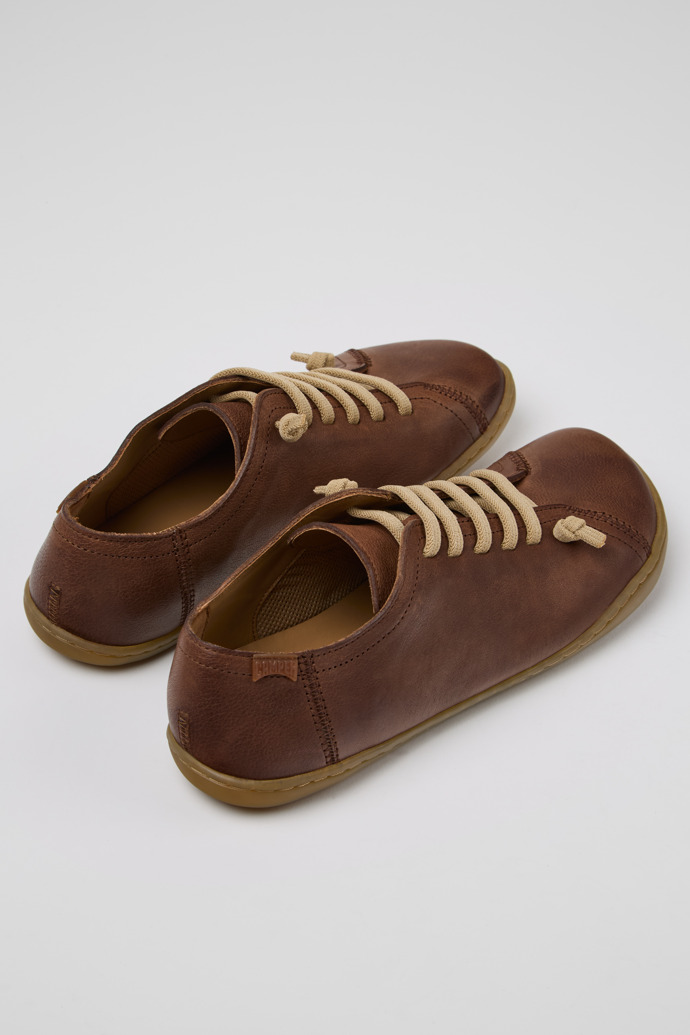 มุมมองด้านหลังของ Peu Brown Leather Shoes for Women.