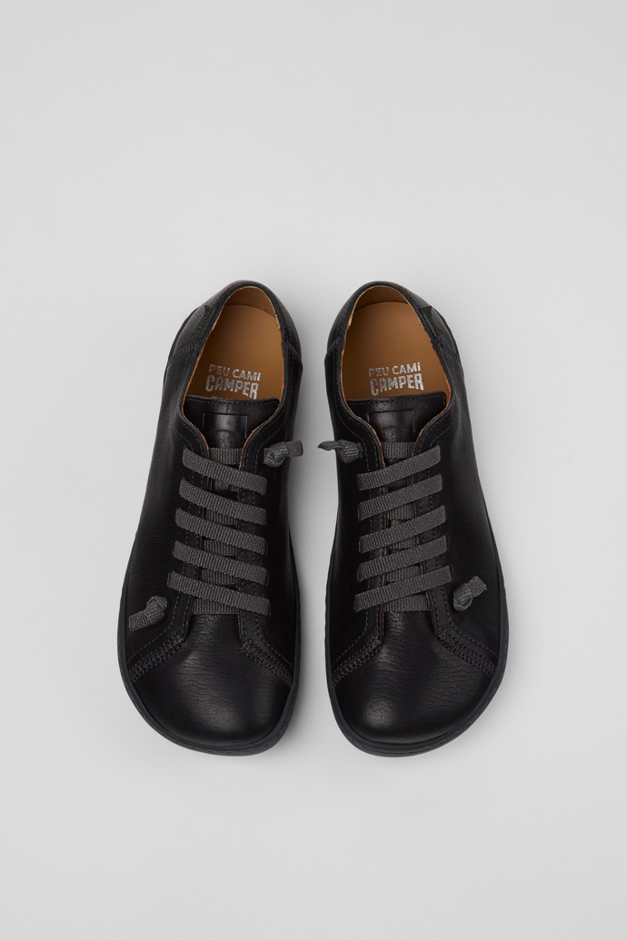 Peu Chaussures en cuir noir Pour femme.