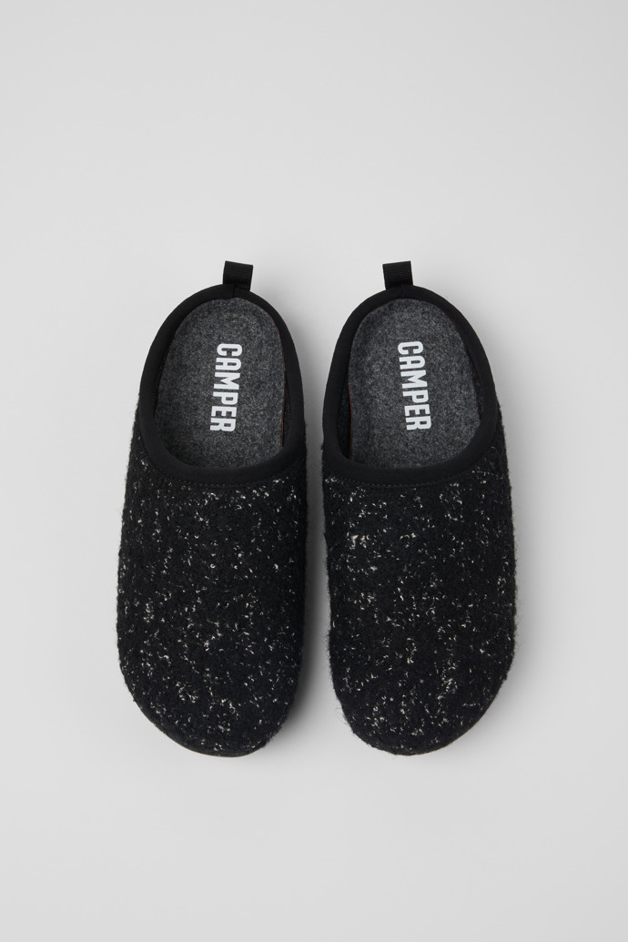 Wabi Chaussons noirs et blancs pour femme