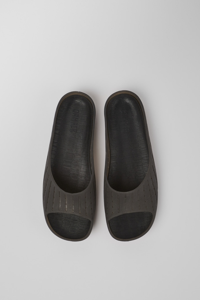 Overhead view of Wabi Black monomaterial sandals for women