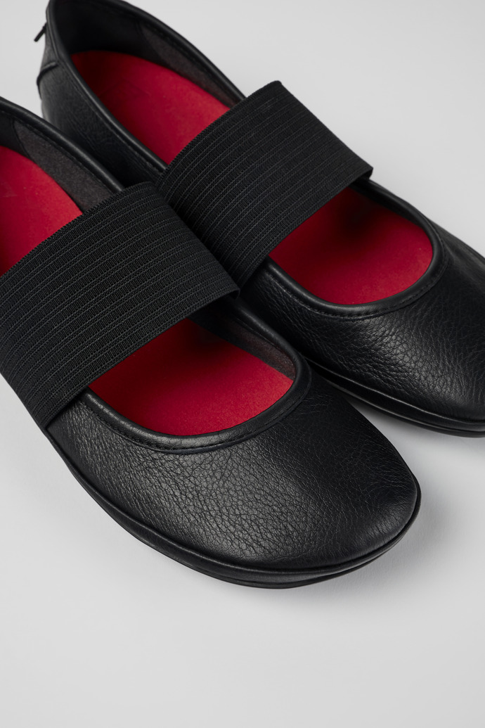 Close-up view of Right Black Ballerinas for Women