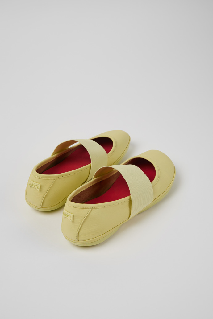 Right Ballerines en cuir jaune pour femme.