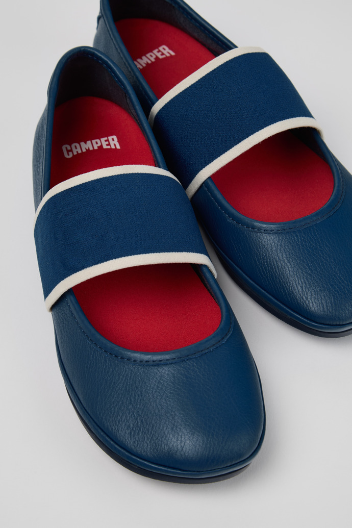 Close-up view of Right Nina Blue Leather Ballerinas for Women.