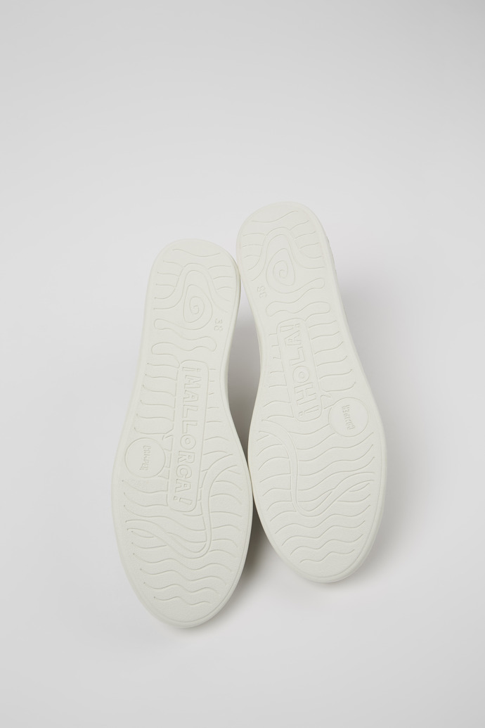 The soles of Uno Gray Sneaker for Women