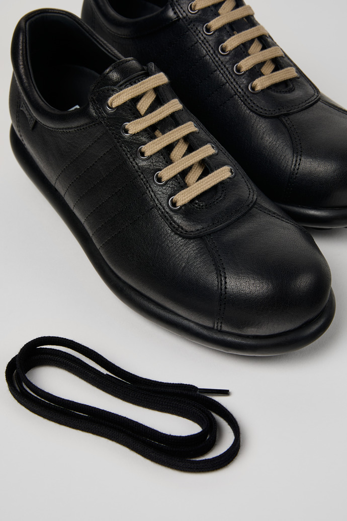 Close-up view of Pelotas Black vegetable tanned leather shoes for women