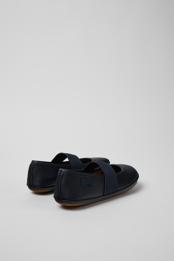 Right Ballerines en cuir bleu pour enfant.