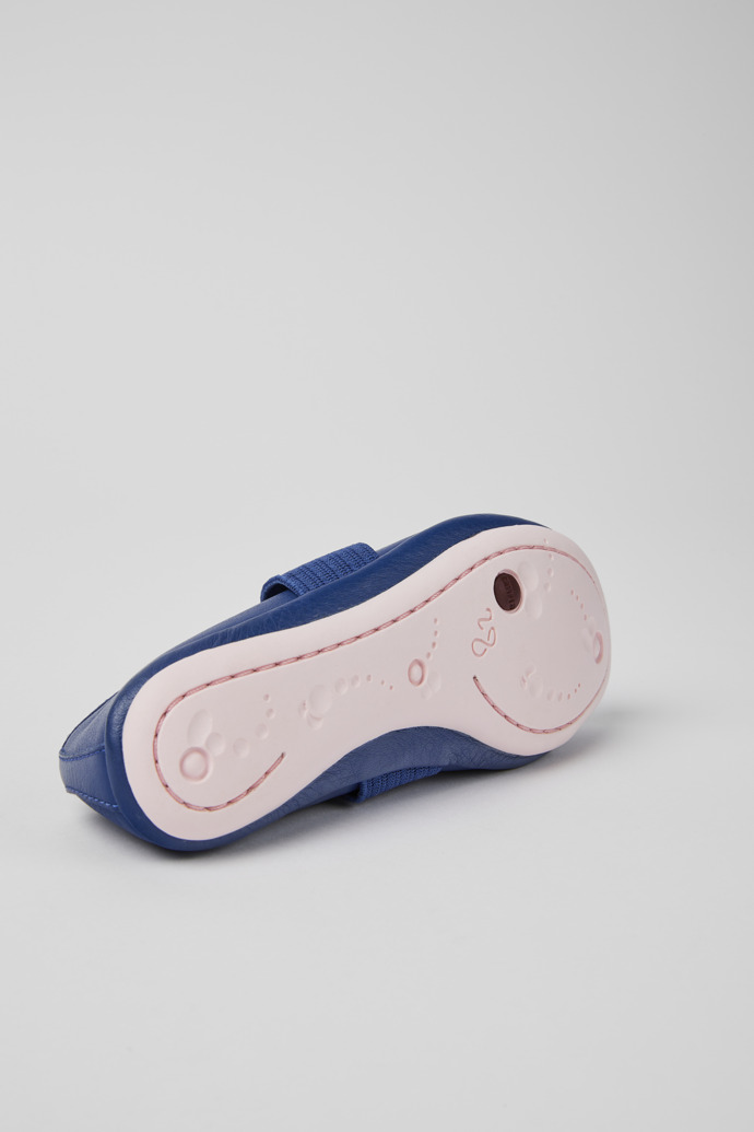 The soles of Right Blue leather ballerinas for girls