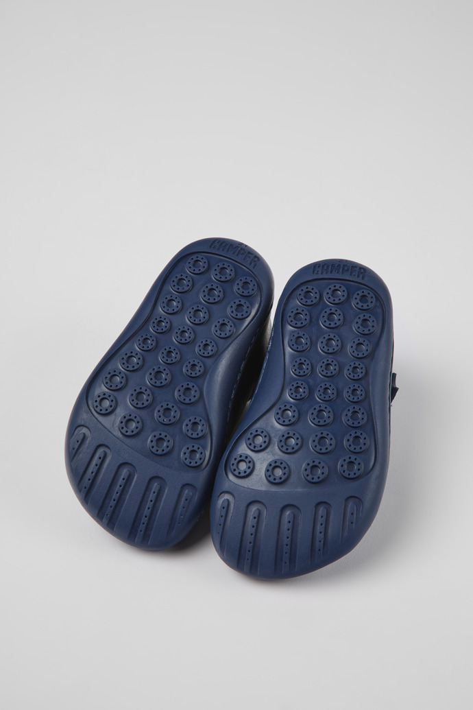 The soles of Peu Dark blue leather shoes for kids