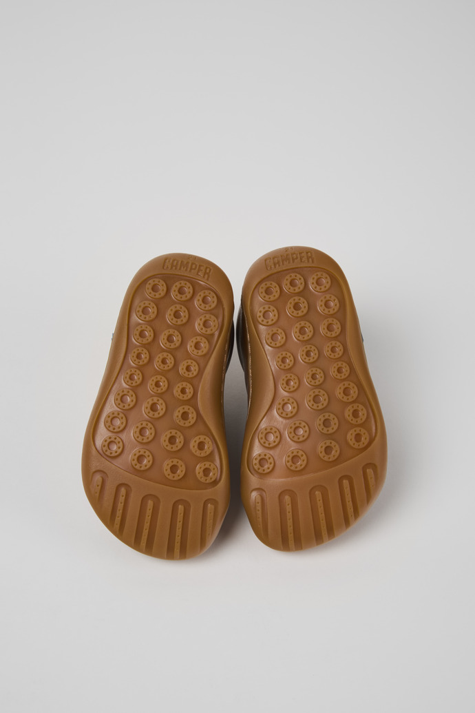 The soles of Peu Brown Leather Shoes for Kids.