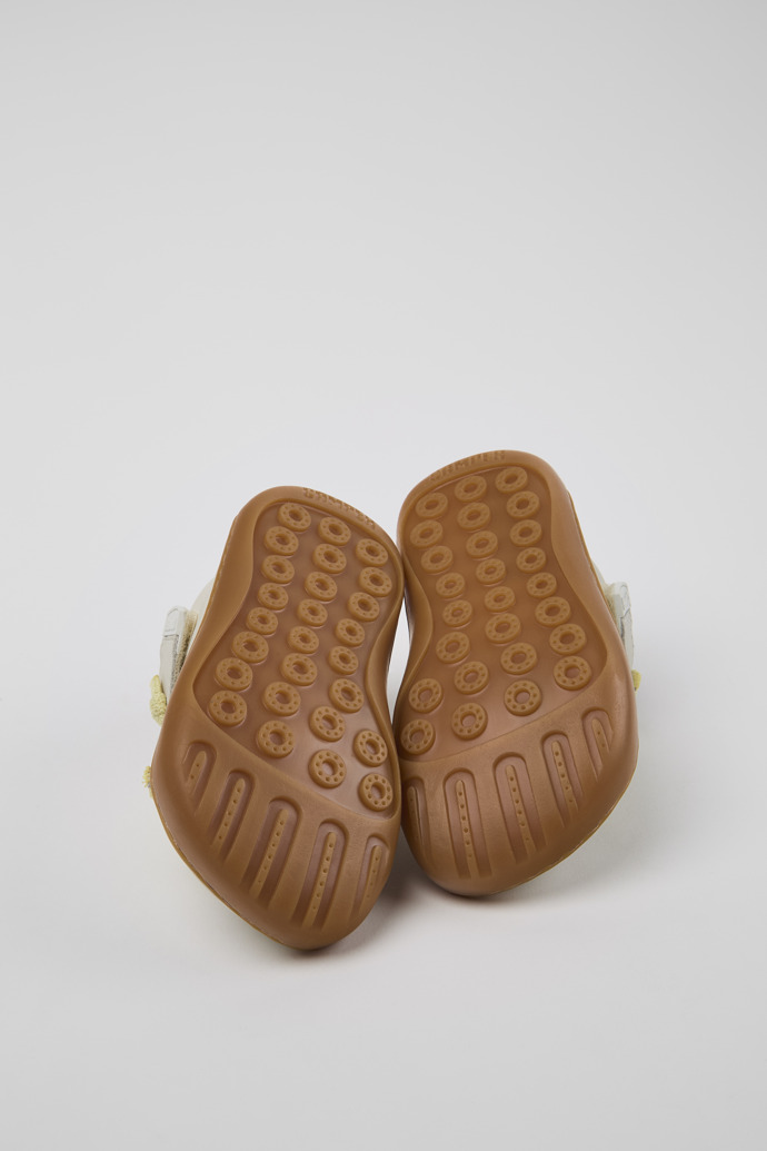 The soles of Peu White Leather Shoes for Kids.