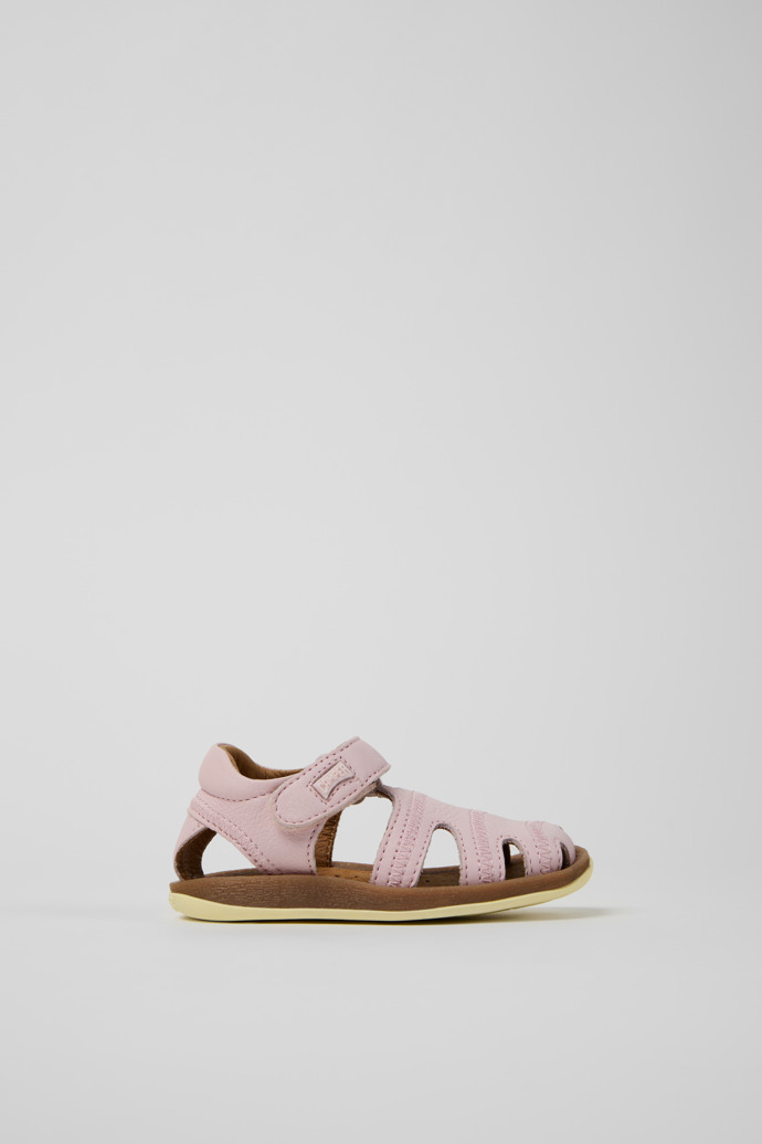 Bicho Sandales fermées en cuir rose pour enfants.