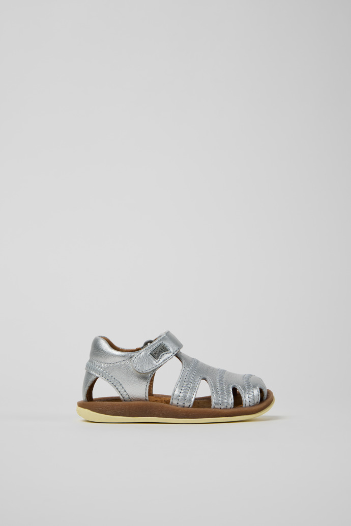 Bicho Sandales fermées en cuir gris pour enfants.