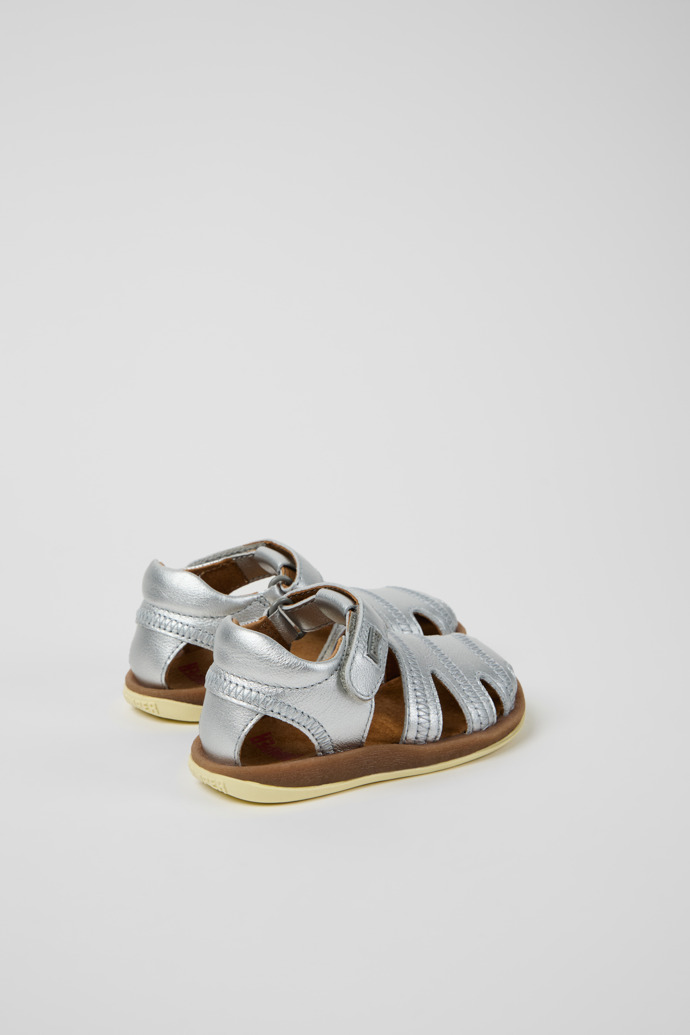 Bicho Sandales fermées en cuir gris pour enfants.