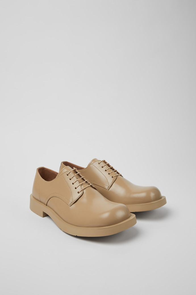 Front view of MIL 1978 Beige leather shoes