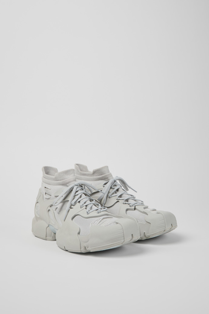 Front view of TOSSU GRAY