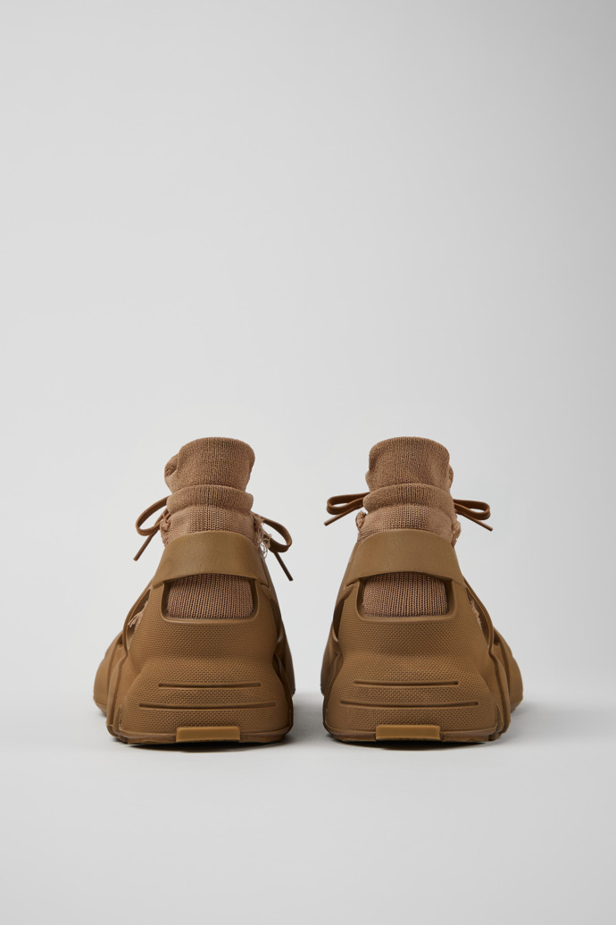 Back view of TOSSU BROWN