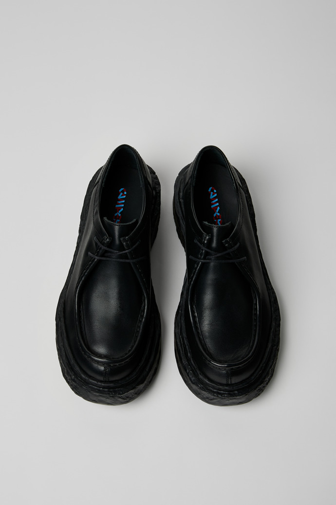 CAMPERLAB VAMONOS Sapatos com atacadores em couro pretos