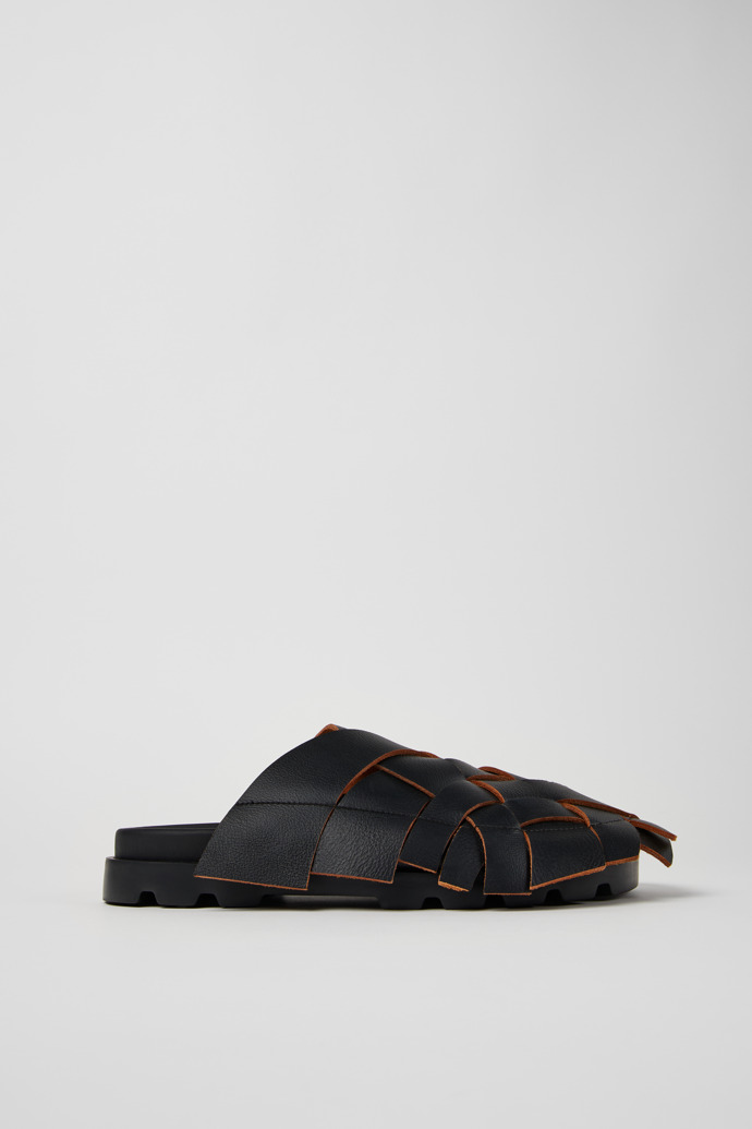 Brutus Sandal Black Leather Sandal modelin yandan görünümü