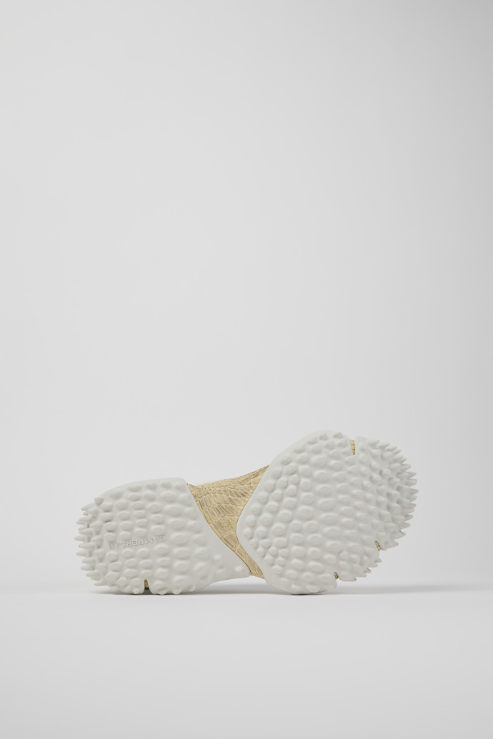 The soles of TORNADO WHITE