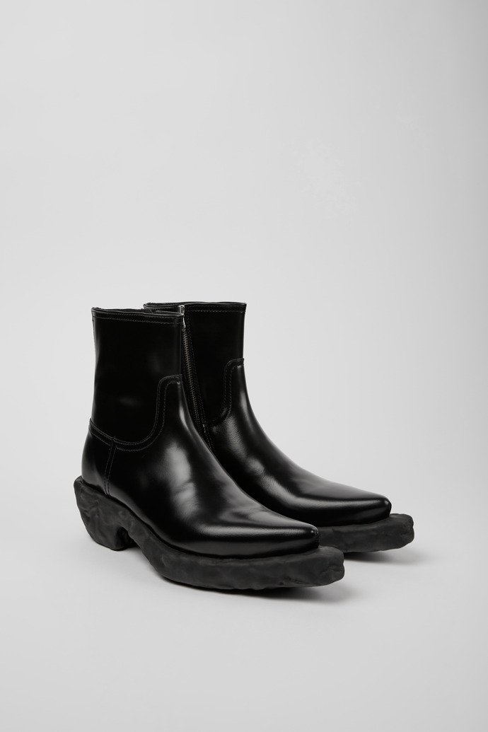 Front view of Venga Black leather boots