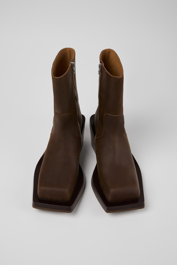 Overhead view of Quetal Brown Nubuck Boots