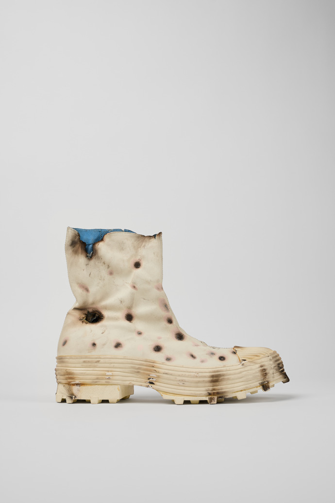 Side view of Traktori x Ivana Vladislava #6 Customized white leather boots