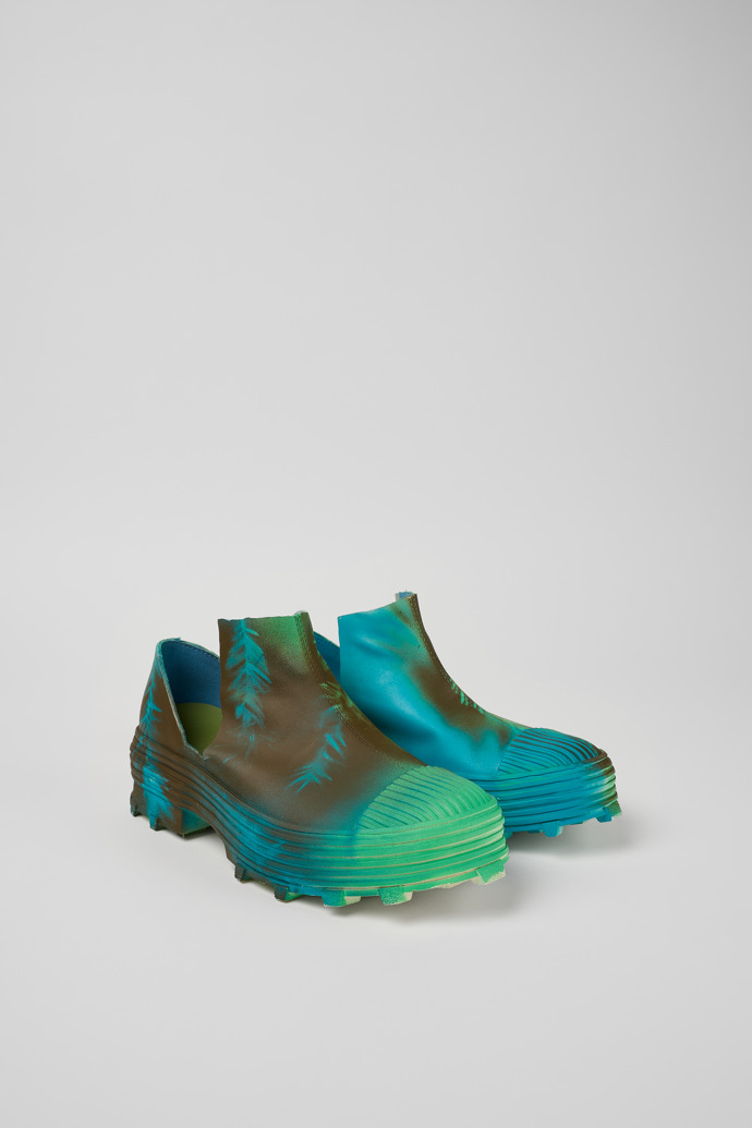 Front view of Traktori x Medea #10 Customized white leather boots