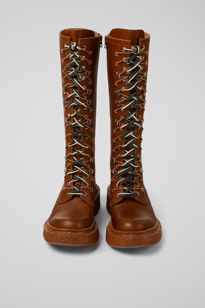 CAMPERLAB VAMONOS Bota alta de pell de color marró