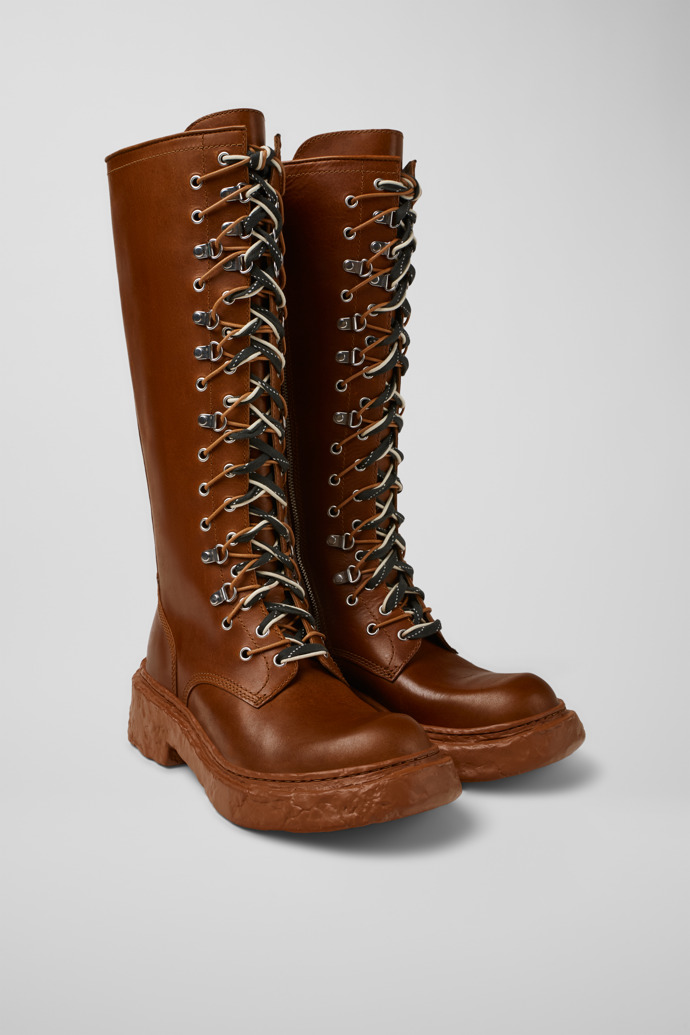 CAMPERLAB VAMONOS Bota alta de pell de color marró