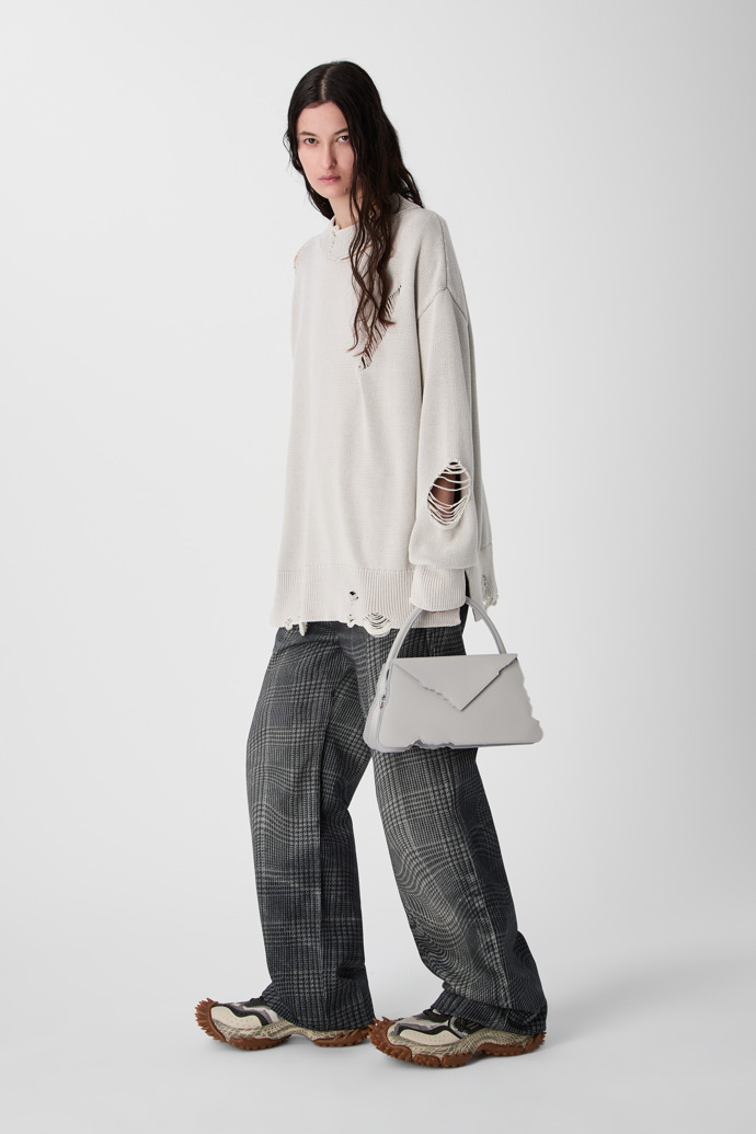 HANURI Bolso de hombro acordeón de piel gris