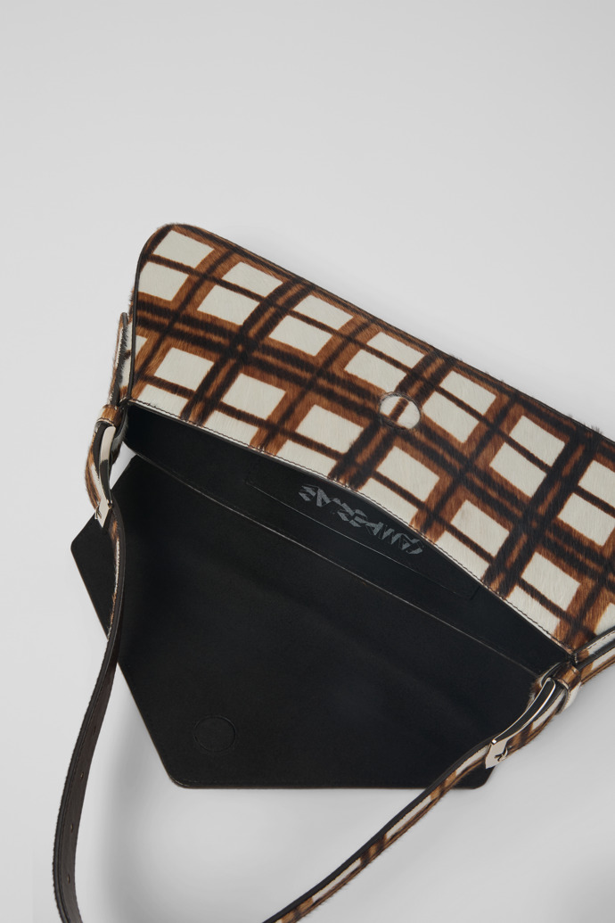 CAMPERLAB BAGS Bolso de mano en blanco roto y marrón de tartán de piel con pelo