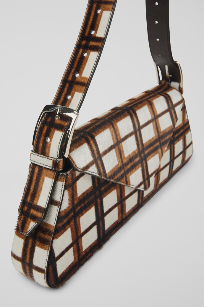CAMPERLAB BAGS Bolso de mano en blanco roto y marrón de tartán de piel con pelo