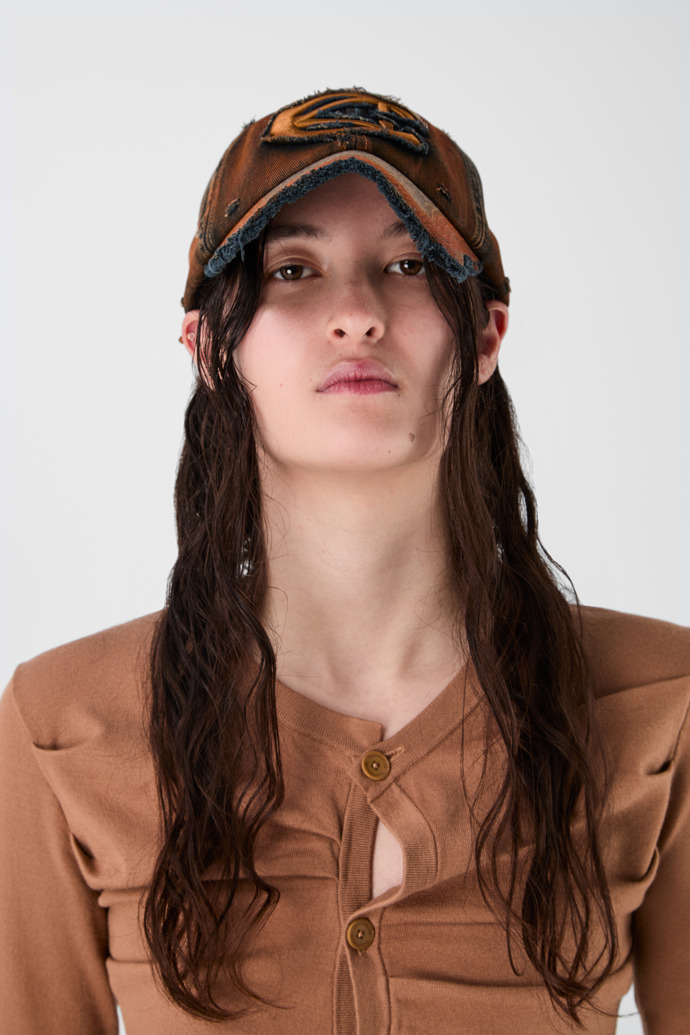 DISTORTED WASHED SPRAYED CAP BEIGE