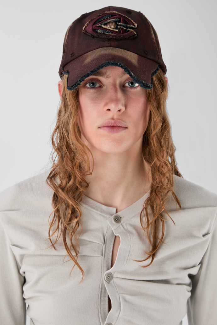 DISTORTED WASHED SPRAYED CAP BURDEOS