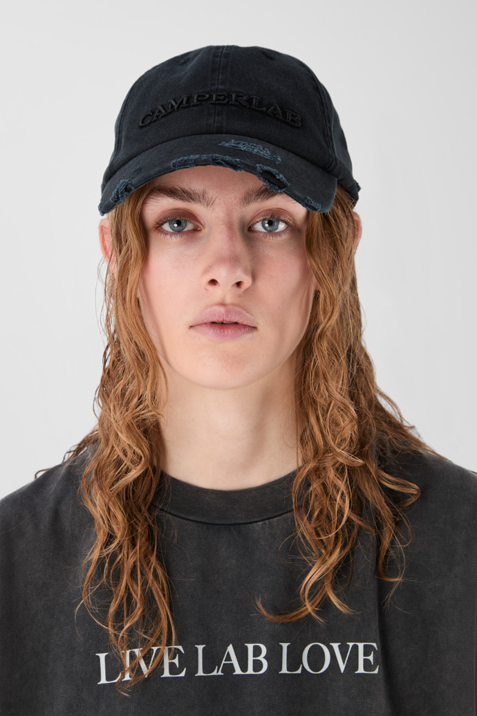 LOGO CAP Negro desteñido