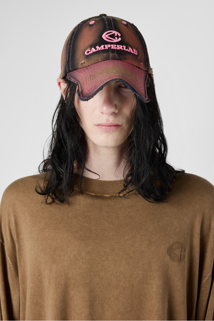 DISTORTED WASHED CAP