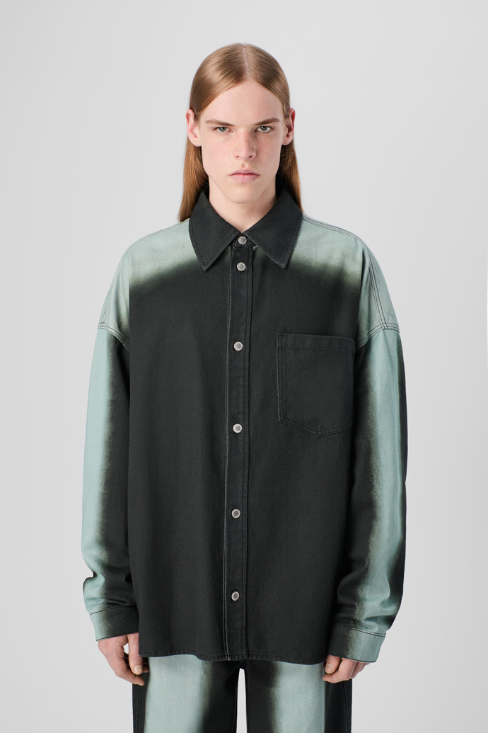 CAMPERLAB DENIM Camisa de tela vaquera negra con estampado de efecto espray