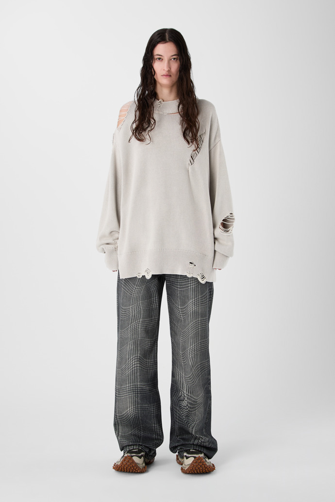 DISTRESSED KINT CUT-OUT CREWNECK LIGHT Gray