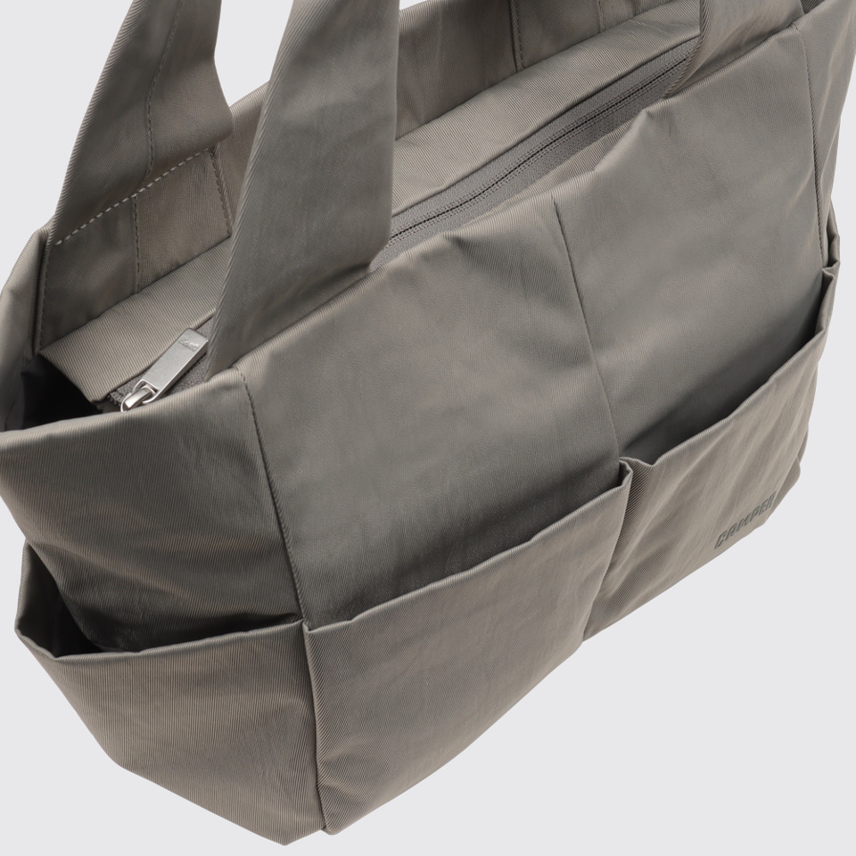 The sole of Tia Tia TOTE BAG