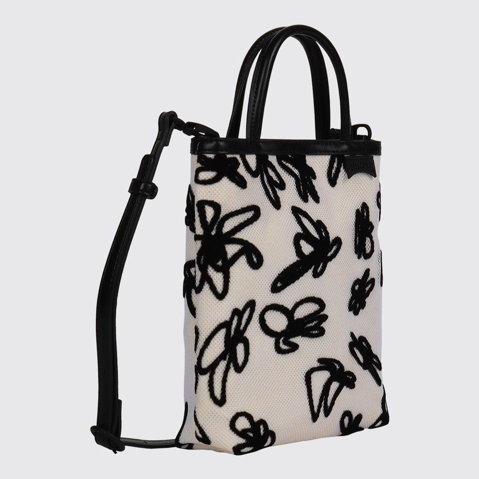 Front view of Amapola Amapola SHOULDER BAG