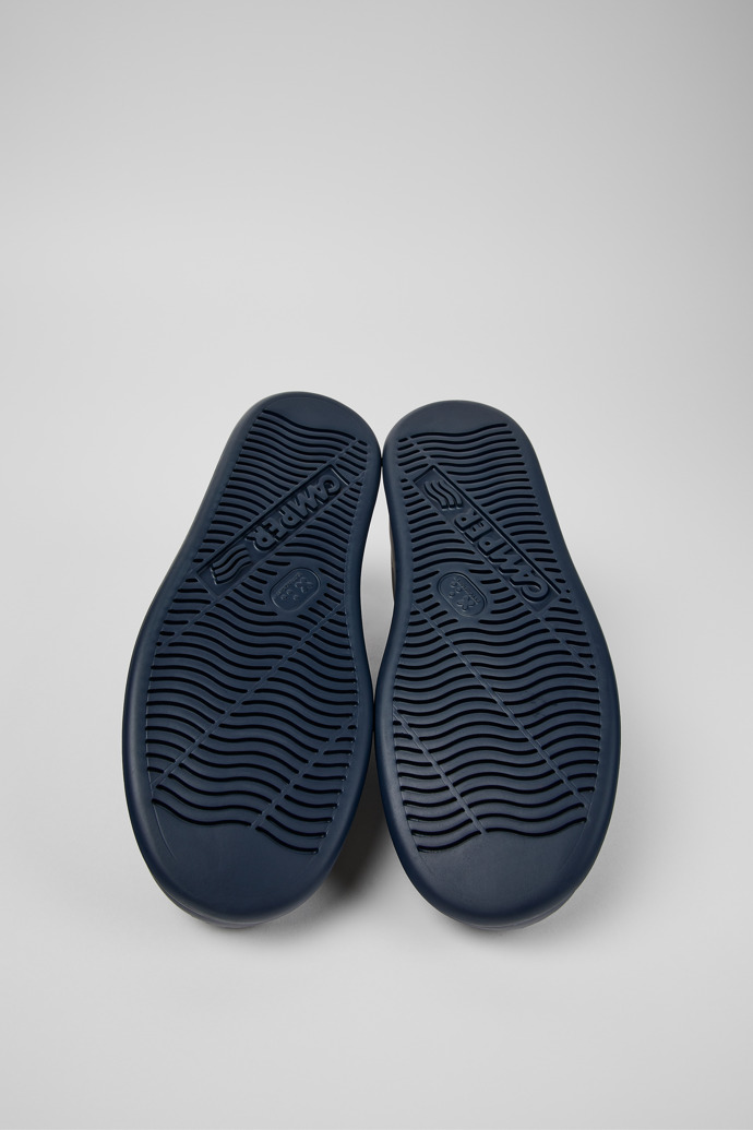 The soles of Runner Black Sneakers for Men