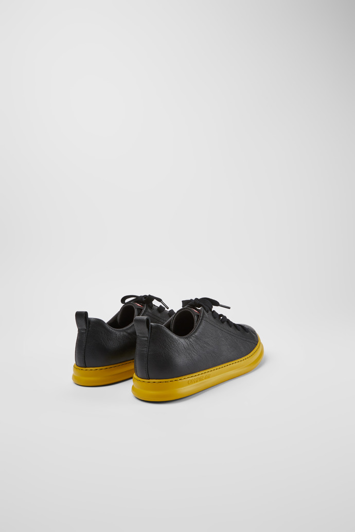 Runner Sneakers de piel en color negro